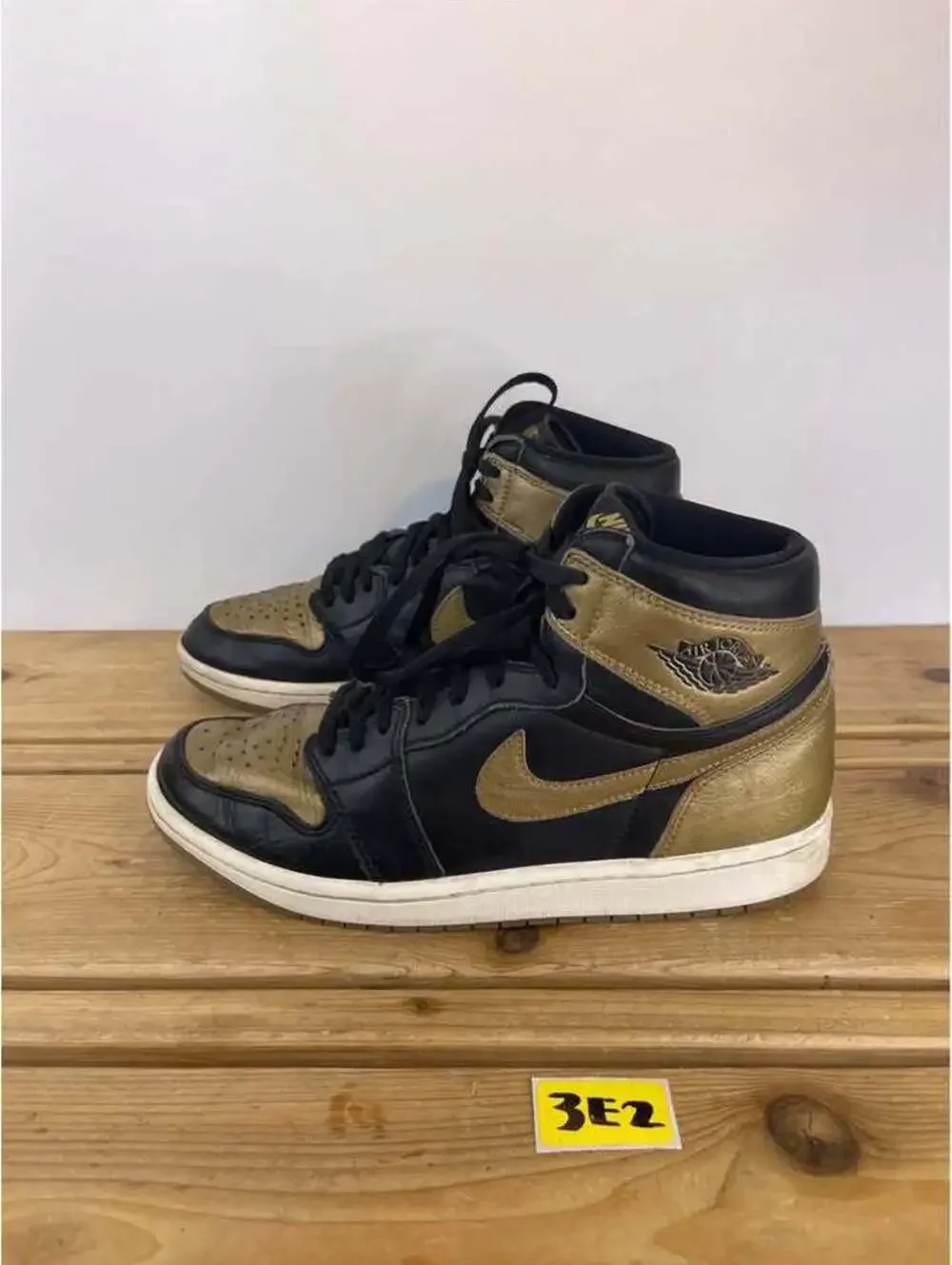Nike Air Jordan 1 Retro High OG Black Metallic Gold Mens Size 10 DZ5485-071